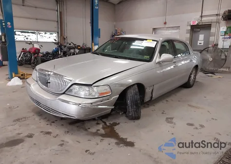 2007 Lincoln Town Car Signature из США, поврежденный, VIN 1LNHM81V47Y620308